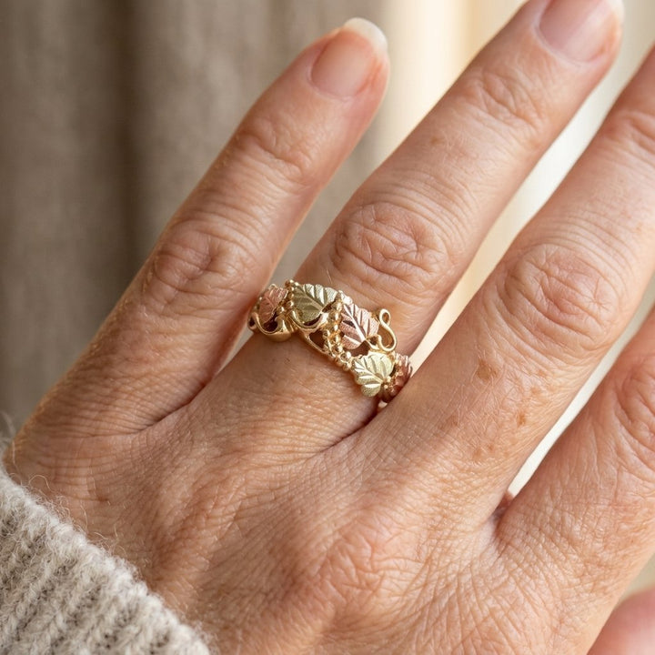 Elegantní vintage-boho prsten z mědi s růžovými a zelenými kameny